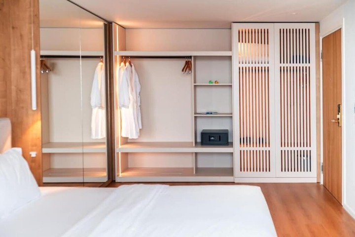 Room 3 of 97