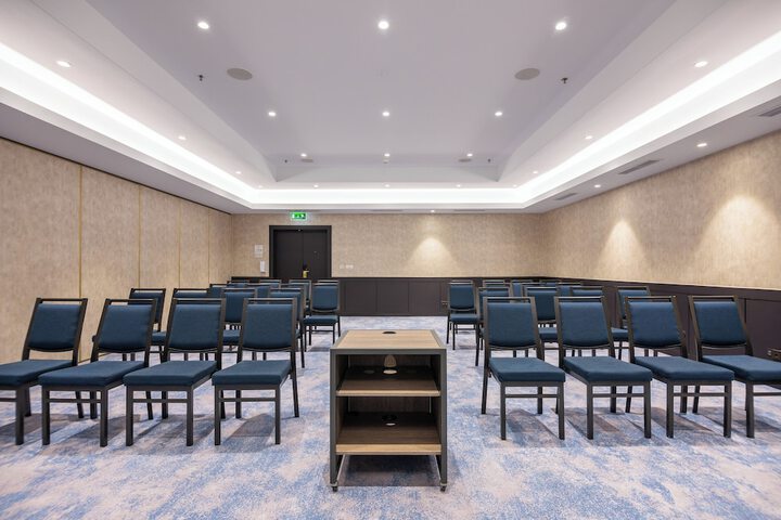Meeting 194 of 211