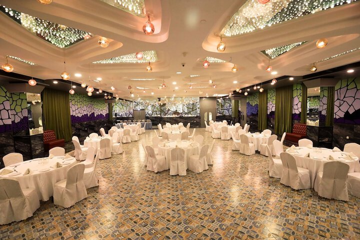 Ballroom/Hall 38 of 50