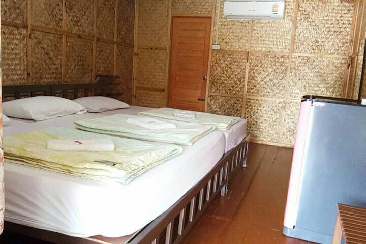 Room 11 of 25