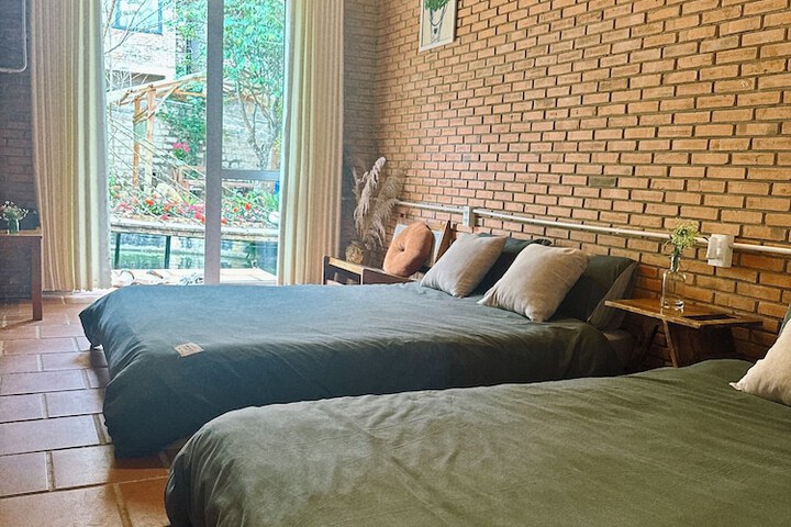 Room 9 of 31
