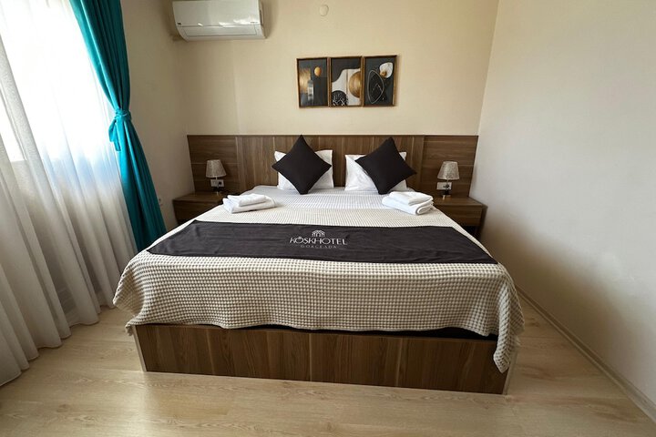Room 18 of 27
