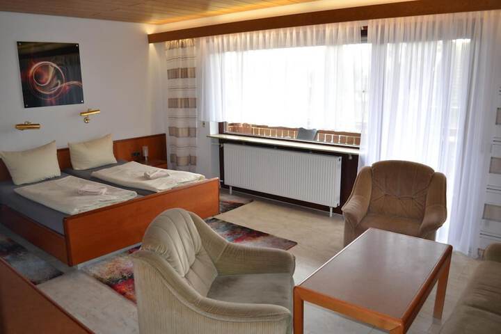 Room 6 of 30