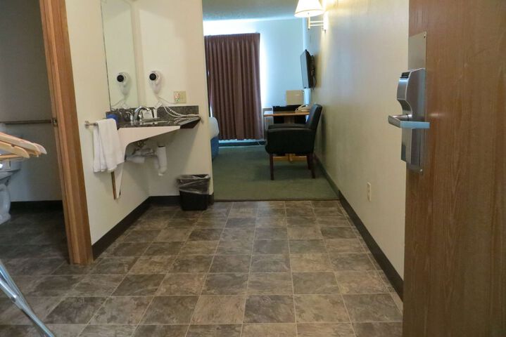 Room 11 of 60