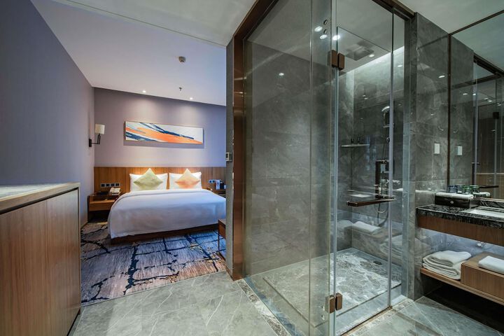 Room 73 of 183