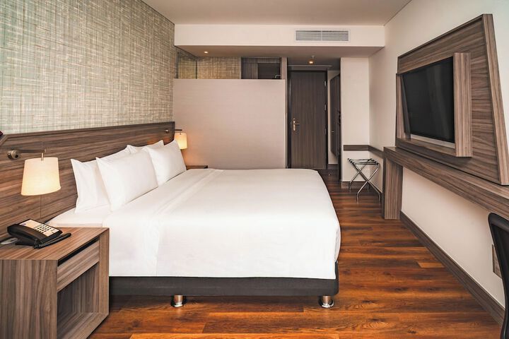 Room 10 of 50