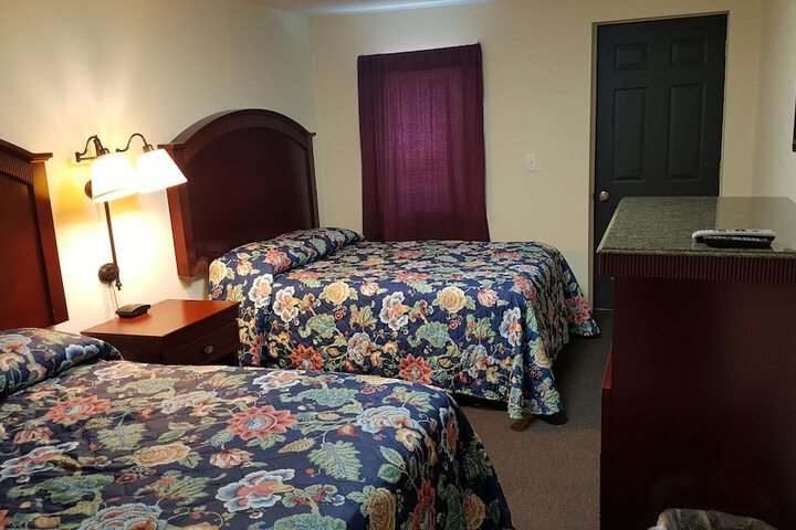 2 Double Beds (4 of 12)