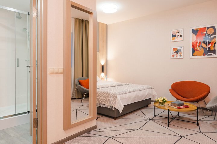 Room 14 of 38