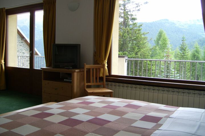 Room 6 of 20