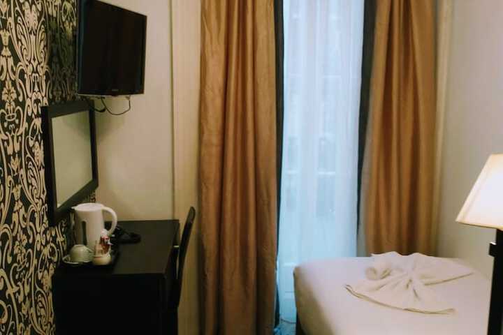 Room 17 of 79