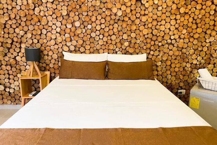 Room 15 of 32