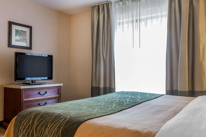 1 King Bed Upgrade (4 of 19)