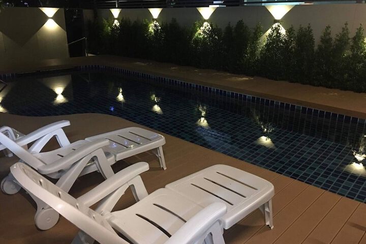 Pool 44 of 56
