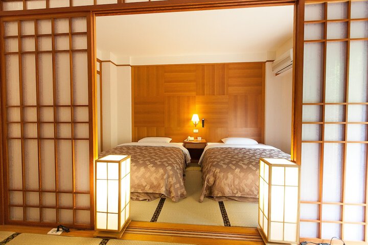 Room 9 of 36