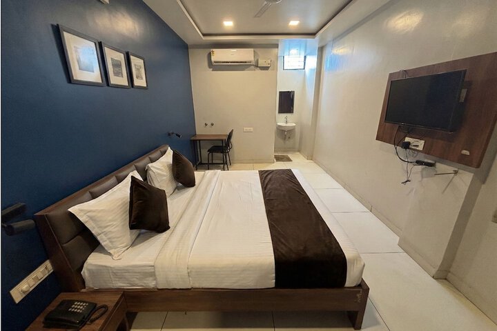 Room 16 of 25