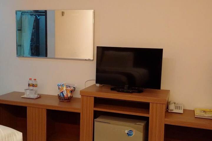 Room 7 of 18
