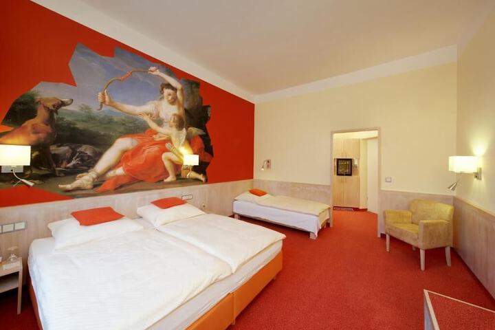 Room 42 of 84