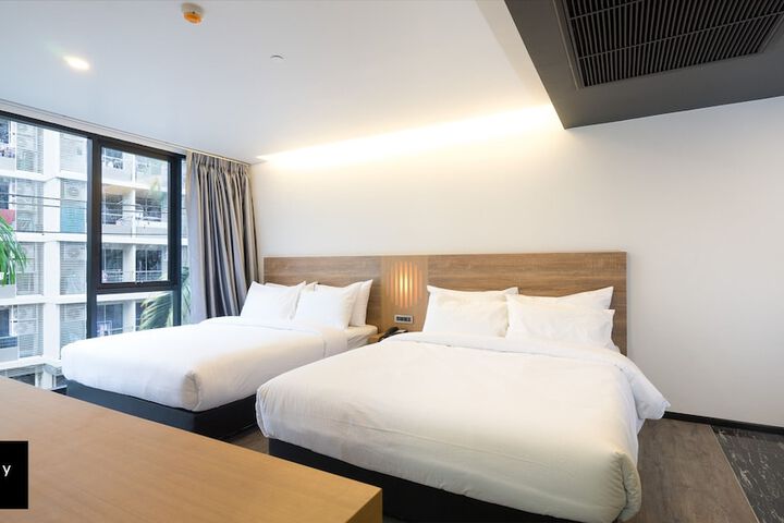 Room 5 of 65