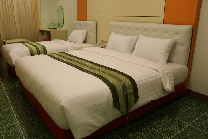 Room 8 of 37