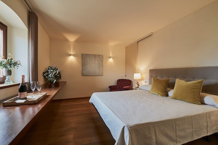 Room 6 of 6