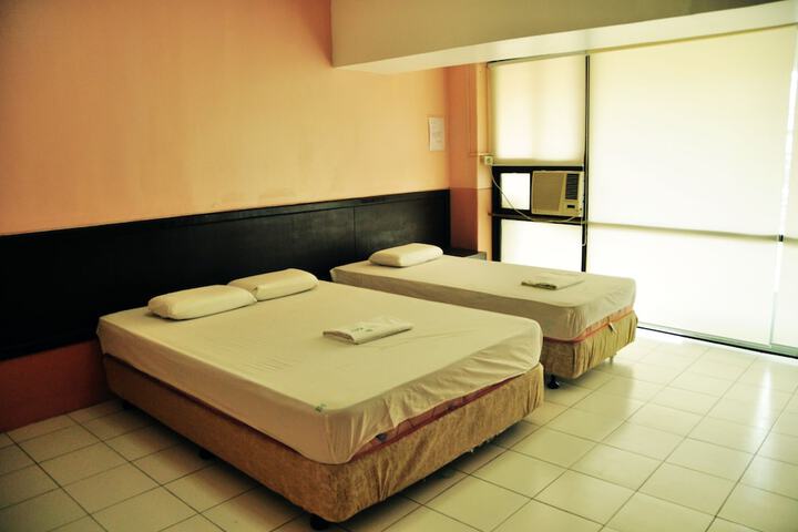 Room 13 of 31