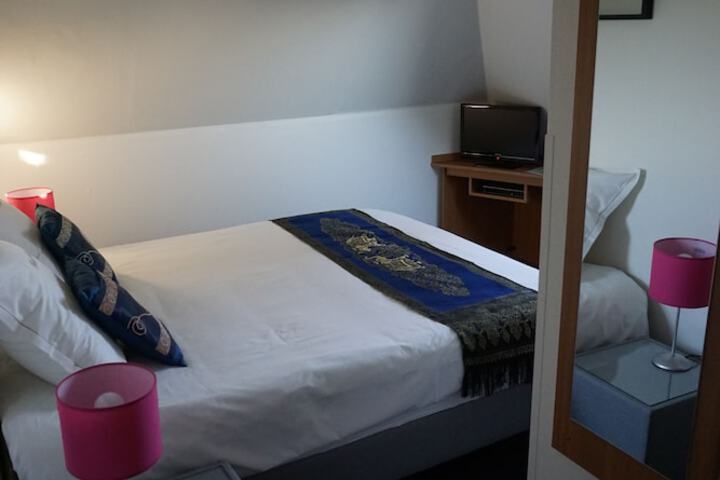 Room 15 of 112