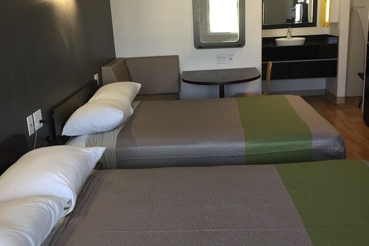 Studio 2 Double Beds Kitchenette (1 of 6)