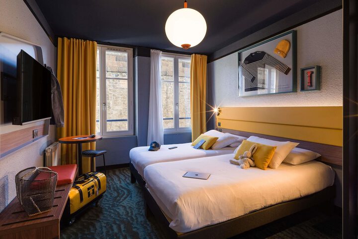 Room 28 of 112