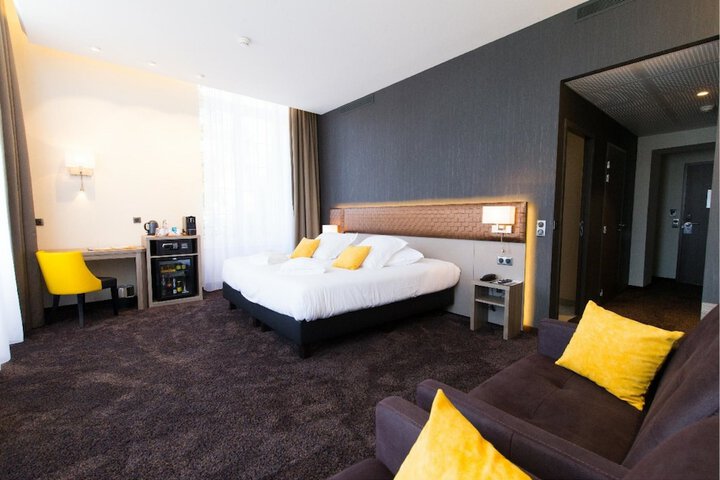 Room 12 of 45