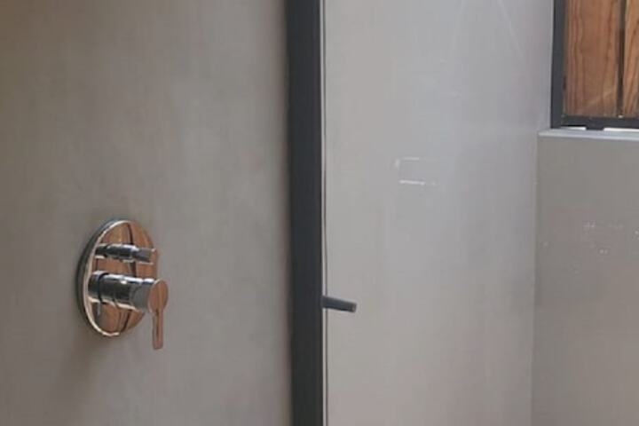 Room 61 of 85