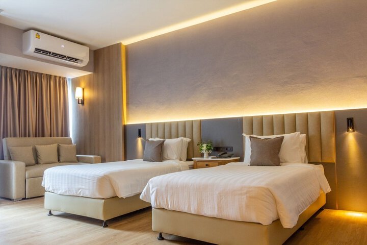Room 27 of 67