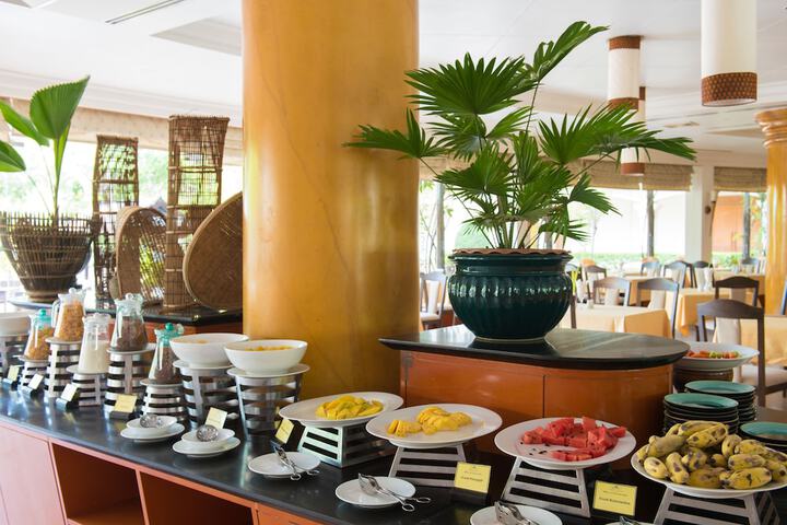 Breakfast/Coffee Service 132 of 174