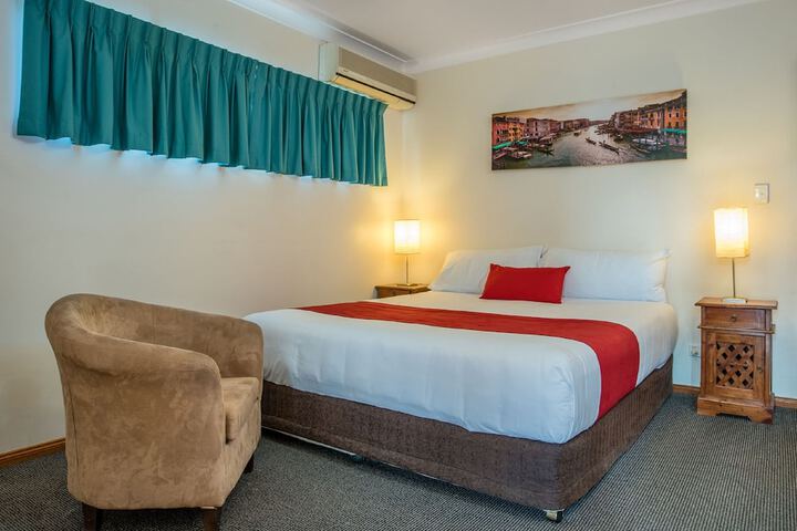 Room 21 of 83