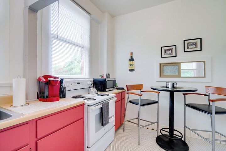 Downtown Schertz Vacation Rental Near Restaurants!