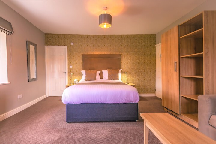 Room 10 of 56