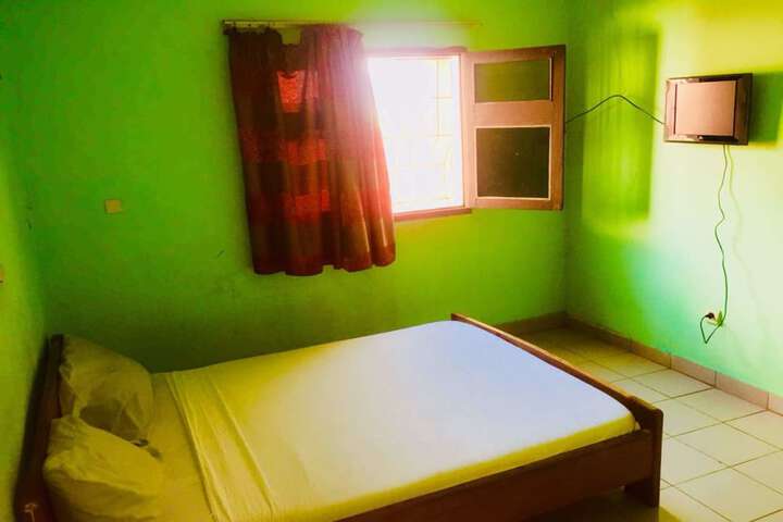 Room 6 of 11