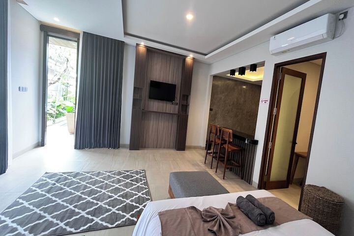 Room 27 of 86
