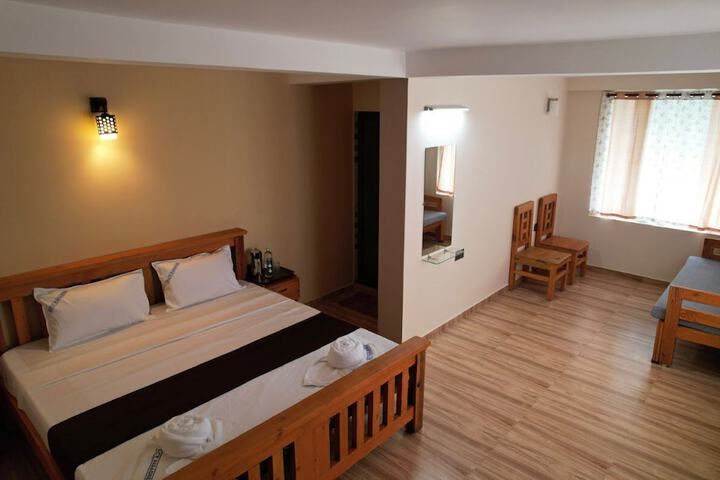 Room 18 of 28