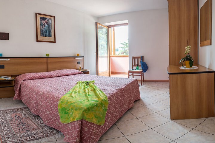 Room 3 of 24