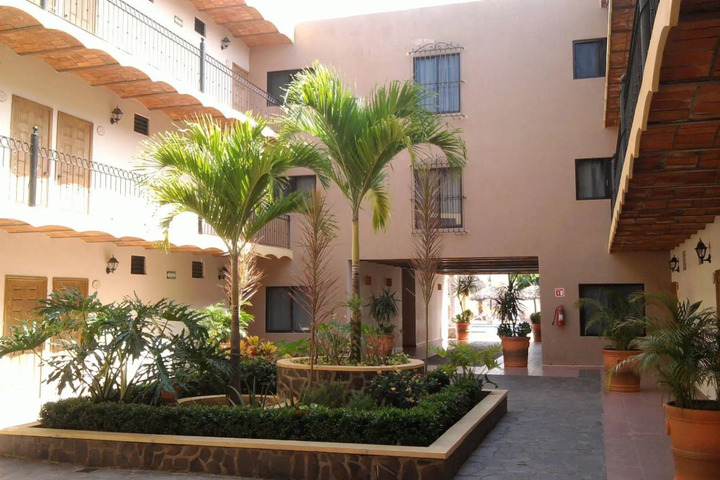 Photo 1