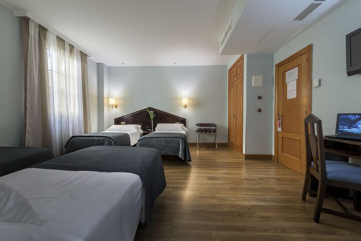 Room 27 of 53