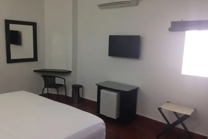 Room 4 of 30