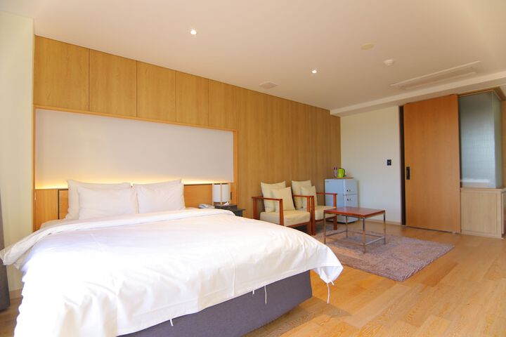 Room 47 of 190