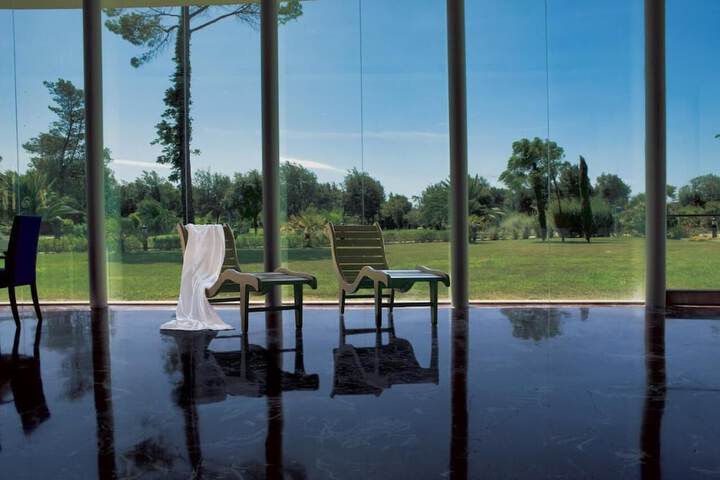 Pool 19 of 27