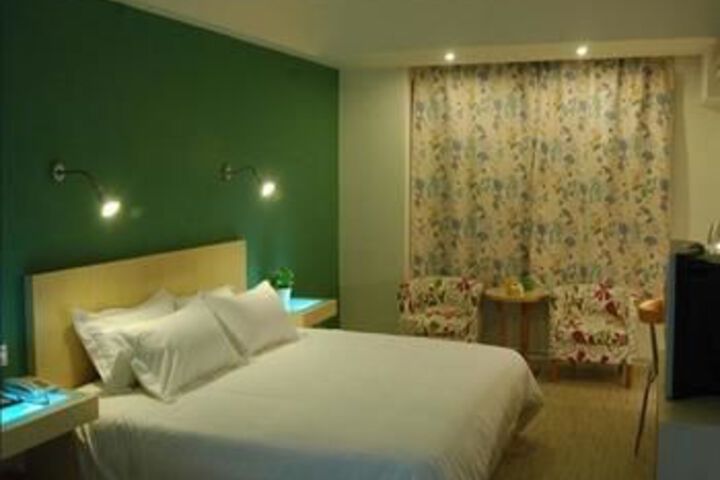 Room 22 of 47