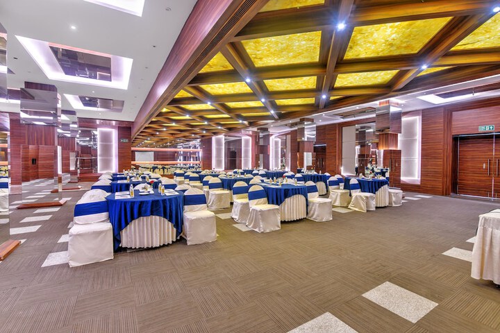 Ballroom/Hall 52 of 65