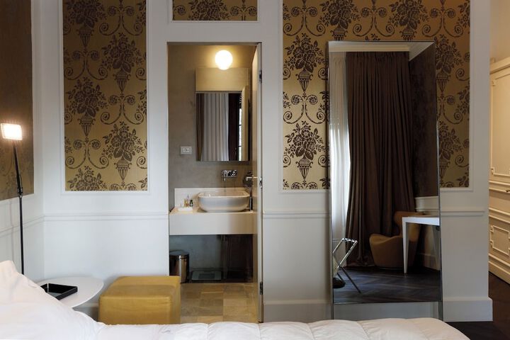 Room 26 of 63