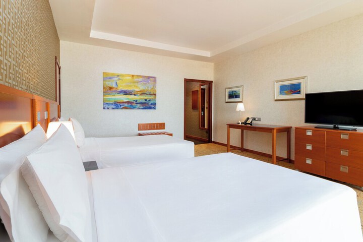 Room 30 of 358