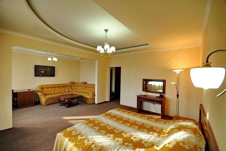 Room 19 of 40