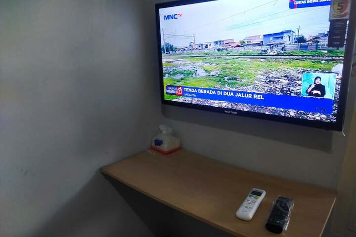 Room 6 of 13